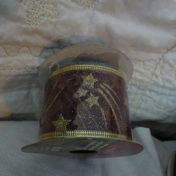 Bundle Of Assorted Christmas Ribbons - Picture 3 of 4